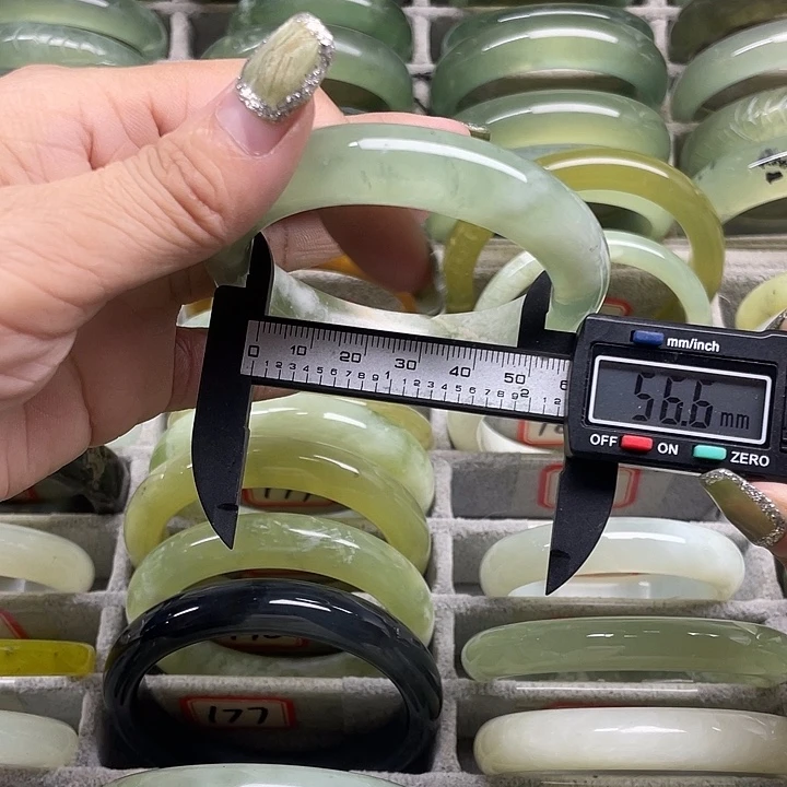 蛇纹石玉未镶嵌手镯184