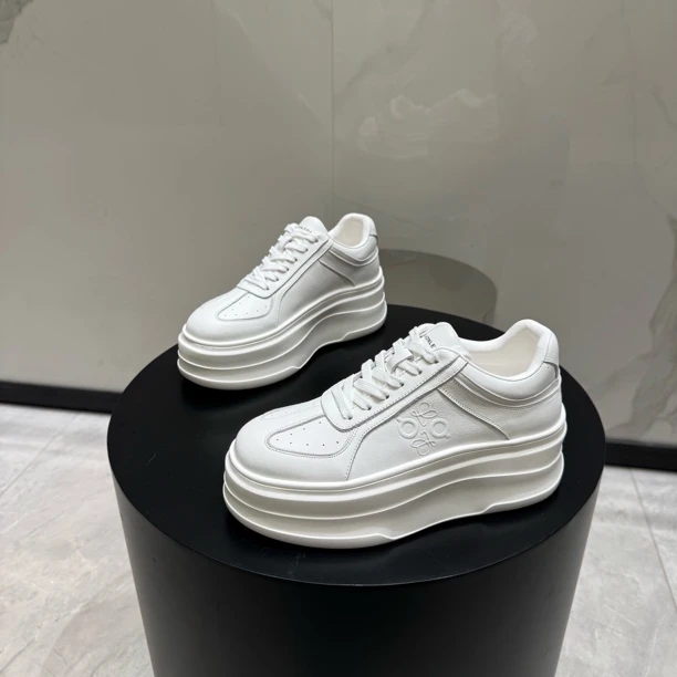 新款百搭时尚休闲鞋网红爆款高档增高厚底时尚小白鞋深口单鞋透气