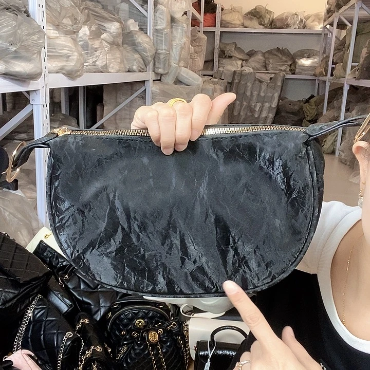 蚕丝小牛剖层皮革PU
