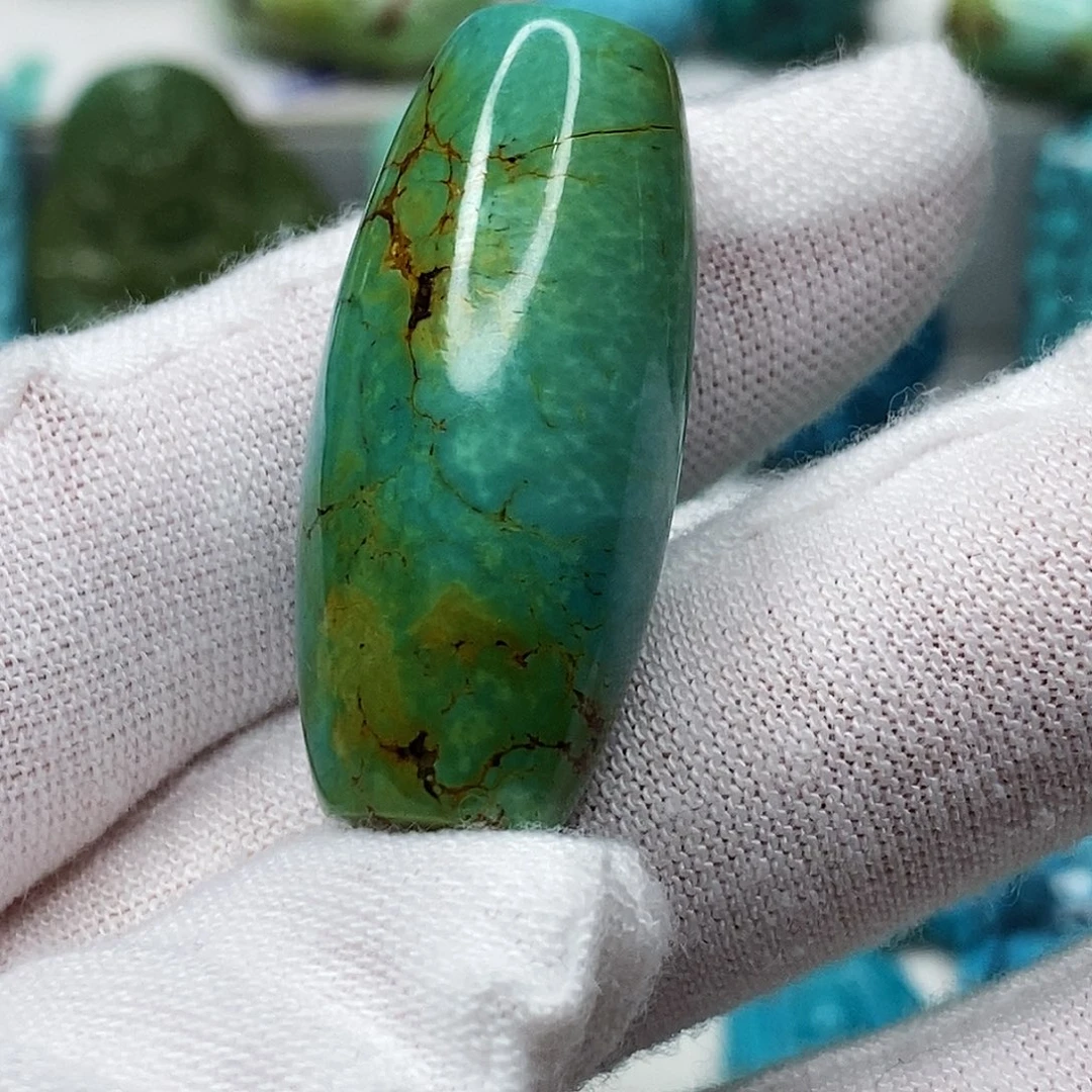 芦***7绿松石未镶嵌天然原矿 带武汉地大证书