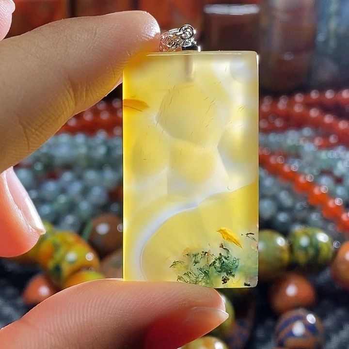 正***存玛瑙/玉髓未镶嵌颈饰