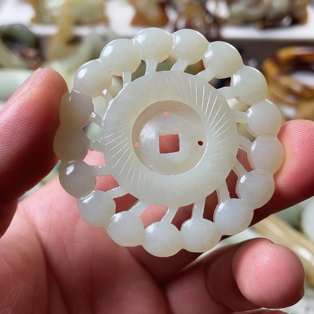 无***宇和田玉未镶嵌颈饰