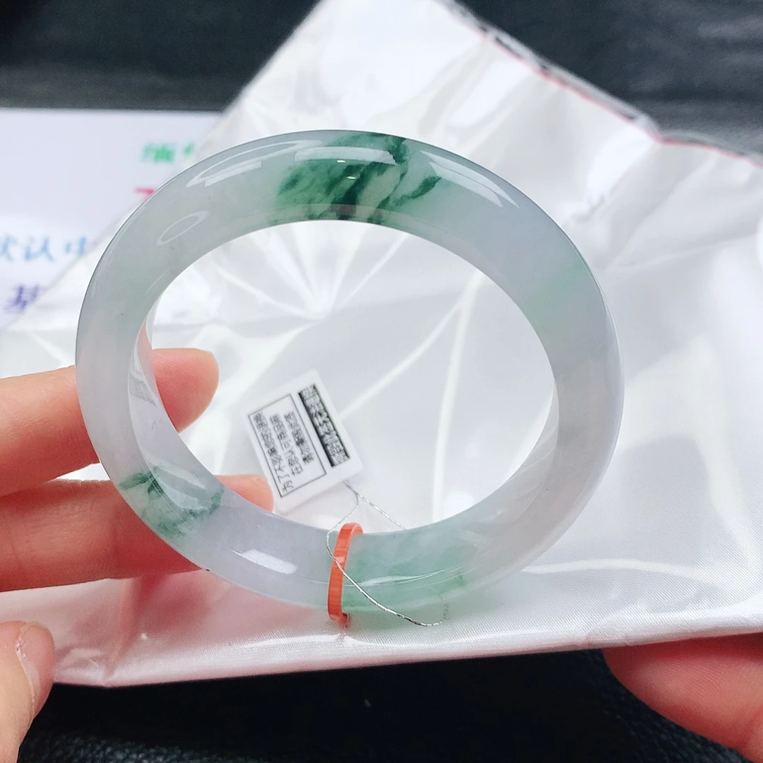 翡翠手镯未镶嵌天然翡翠手镯