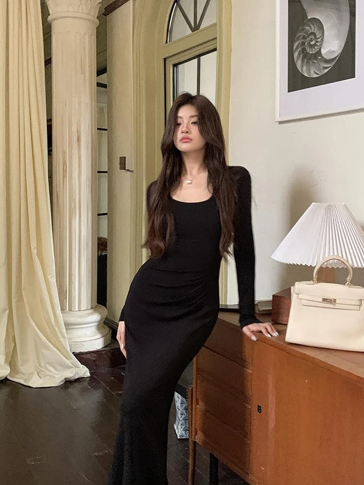 D137法式挂脖长袖连衣裙女早春气质纯欲性感辣妹收腰修身包臀