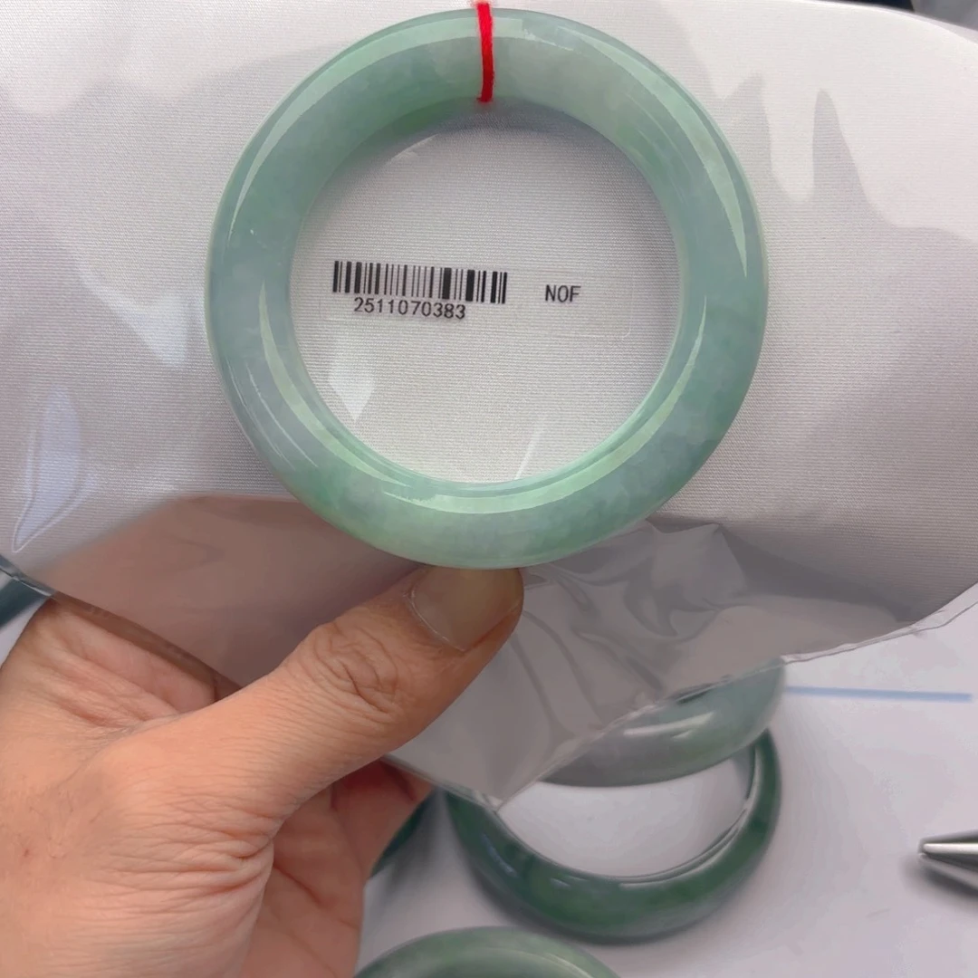 翡翠未镶嵌手镯5455x5. 24