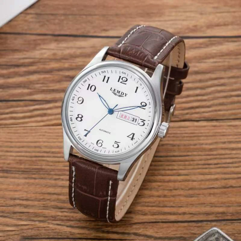 【云仓直发】男士白盘棕皮数字双日历时尚夜光手表潮流腕表LD004