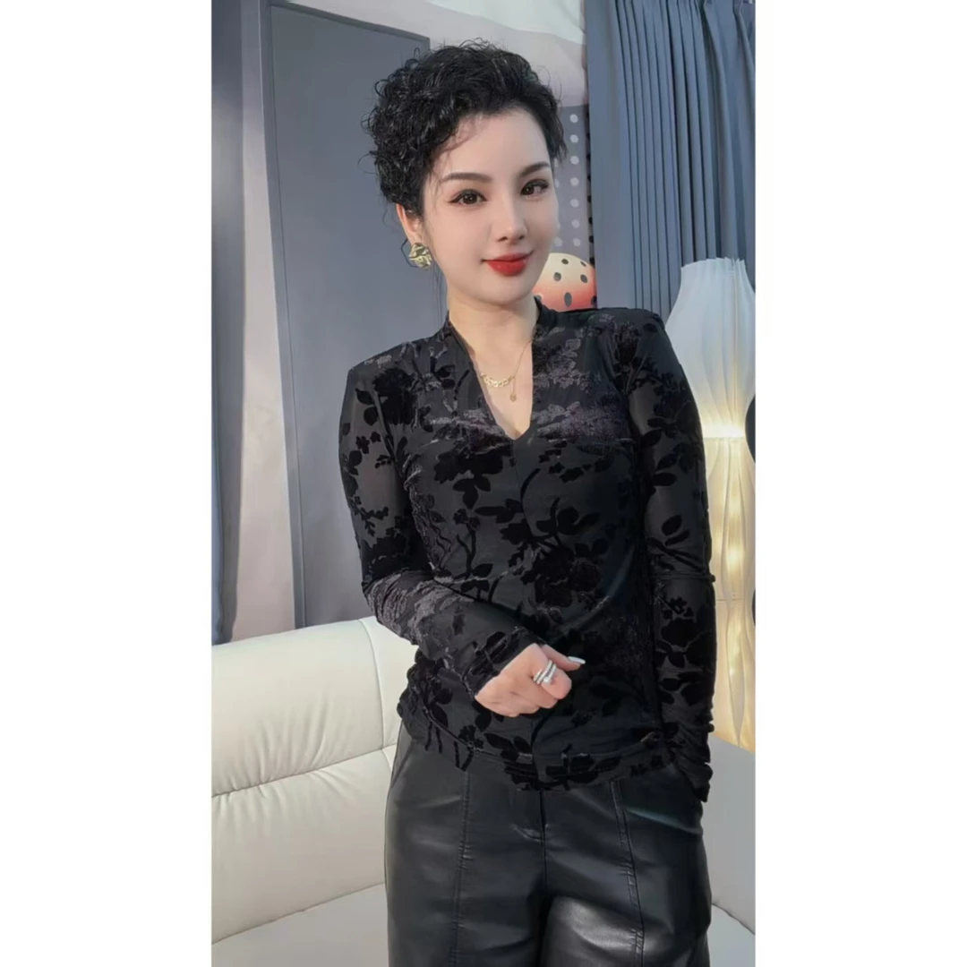 糖糖严选性感黑色V领金丝绒修身女人味植绒上衣