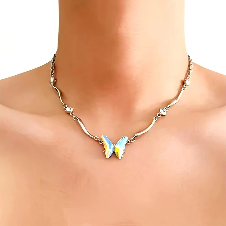钛钢项链 甜酷时尚渐变蝴蝶吊坠项链女锁骨链颈链 小众配饰不规则