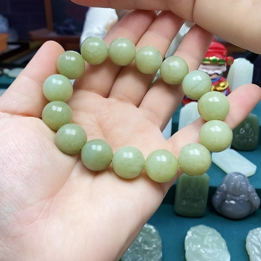 栀***开颈饰未镶嵌和田玉
