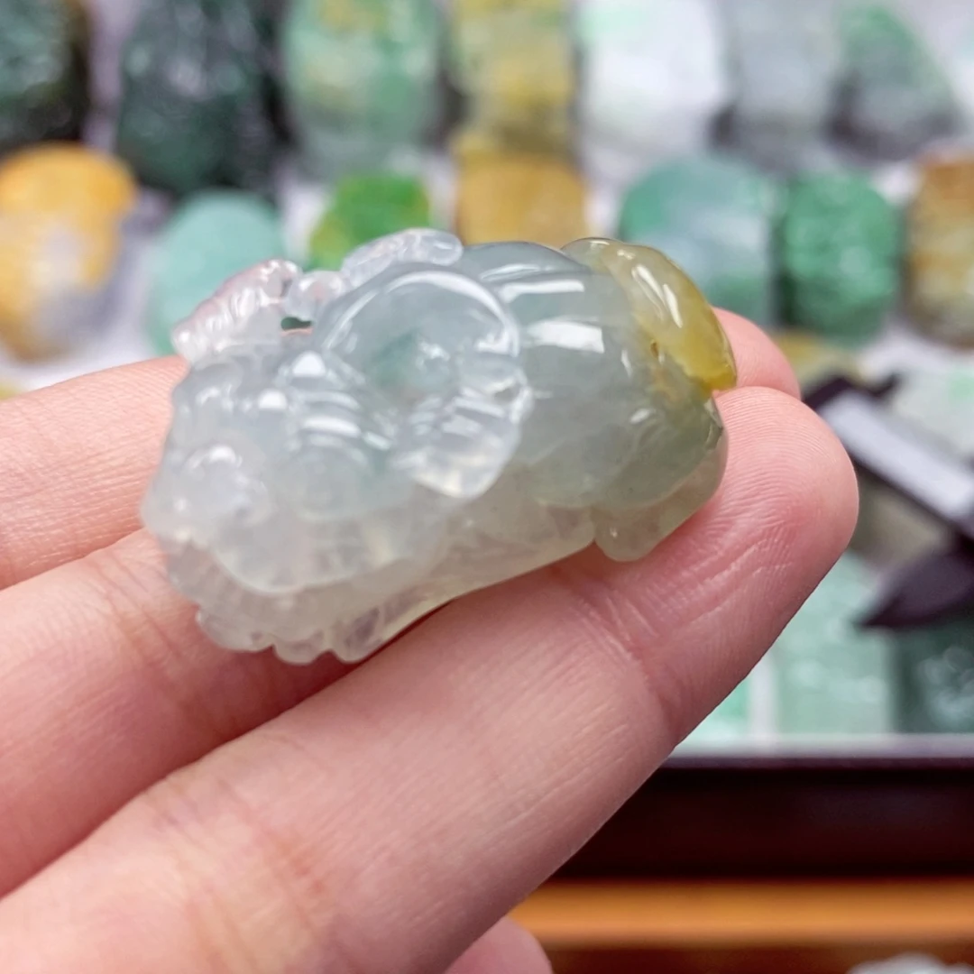 翡翠颈饰未镶嵌翡翠