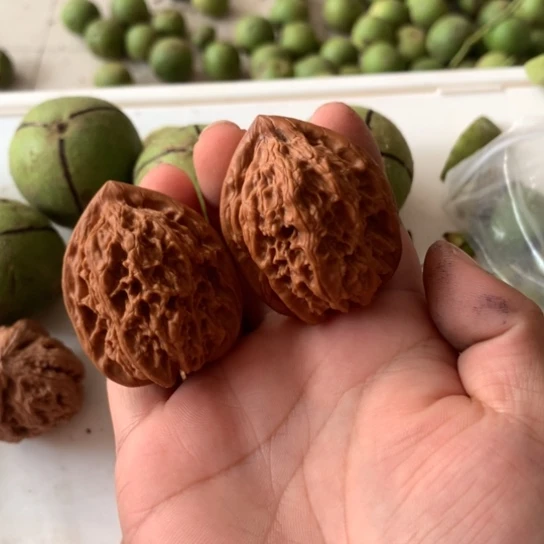 文玩核桃手把件鸡心