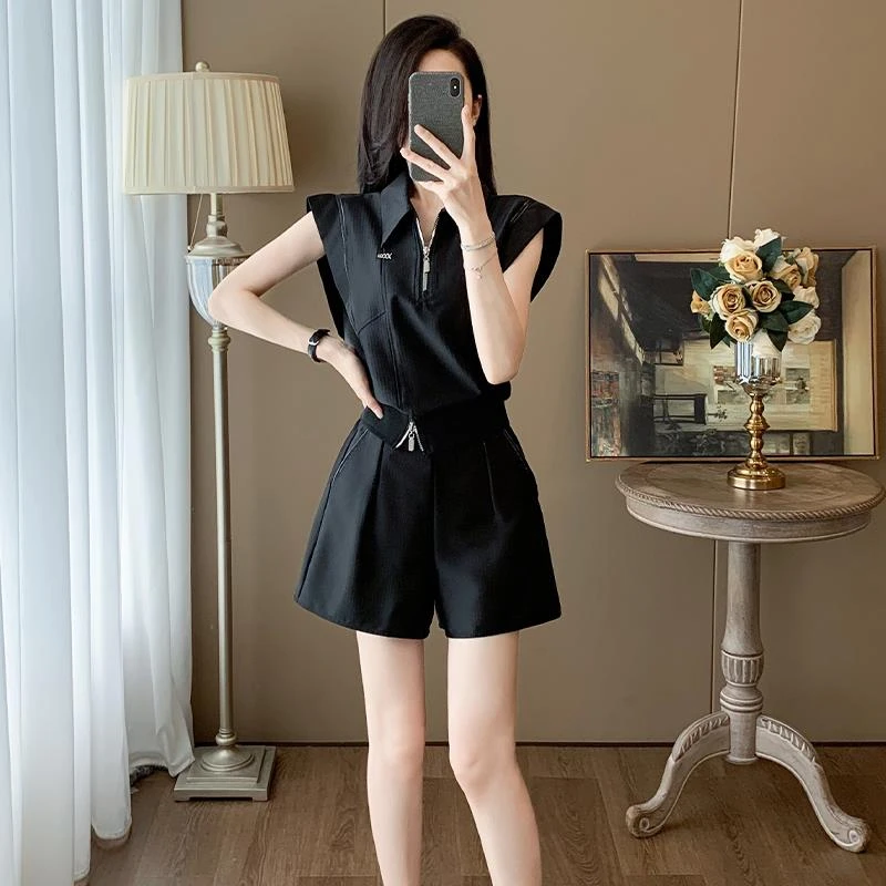 高级感复古黑色休闲运动套装夏季时尚减龄轻奢无袖上衣短裤两件套