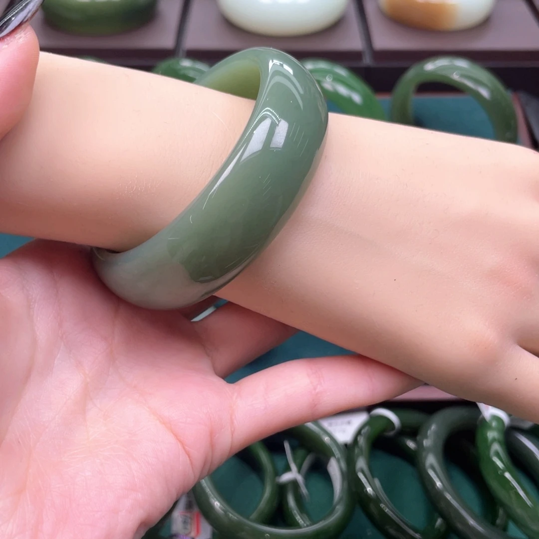 和田玉（碧玉）未镶嵌手镯57.58