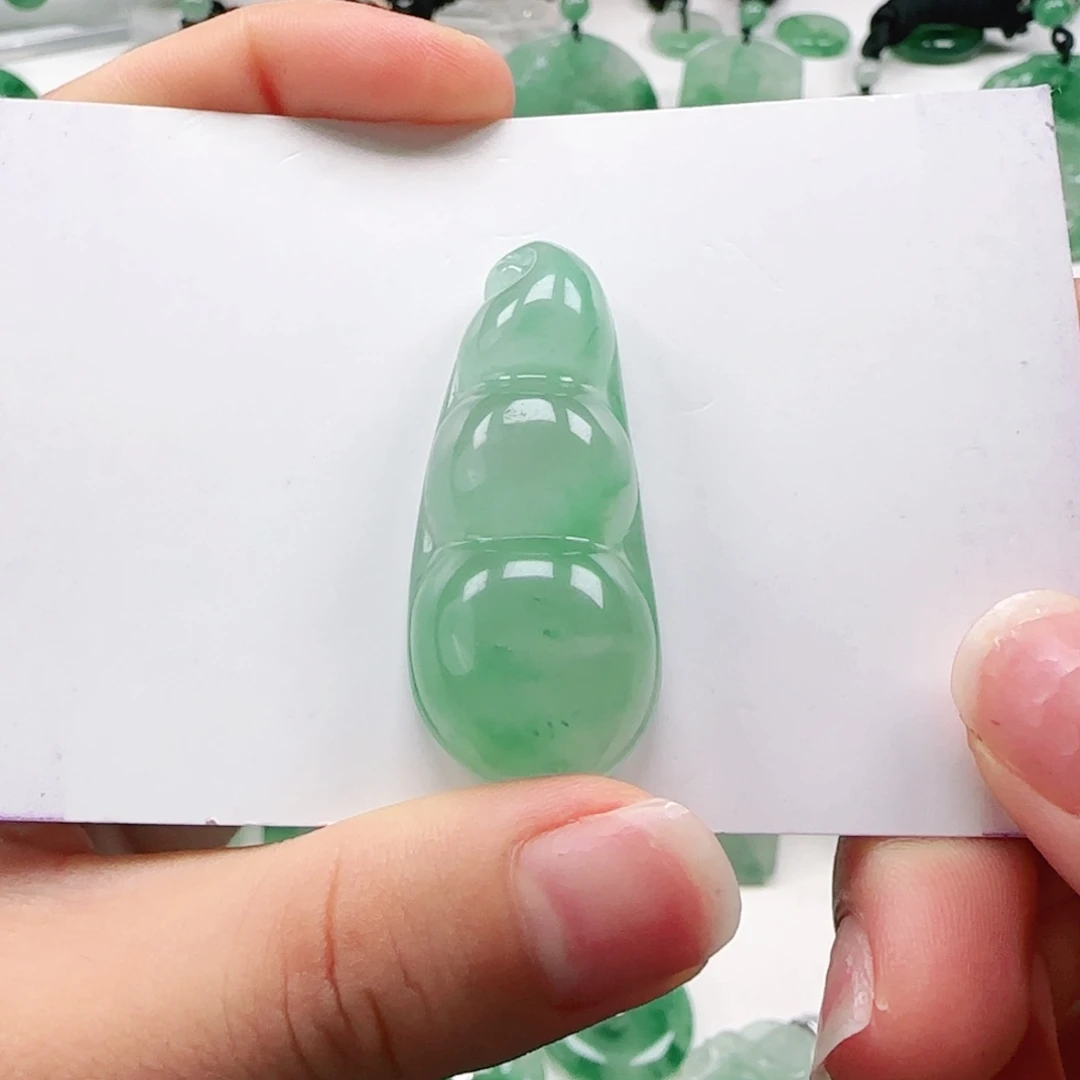 吊坠(赠链)未镶嵌石英质玉