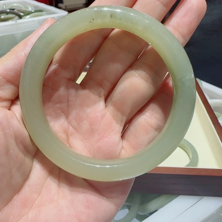 未镶嵌手镯和田玉73