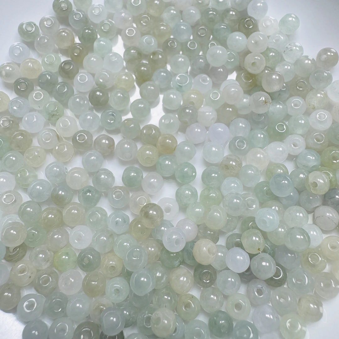 天然缅甸翡翠A货：多宝小米珠卡3.5左右、0.28、一单100颗多样性发一