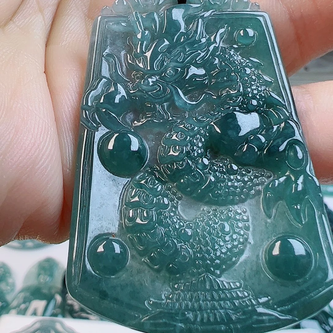 翡翠未镶嵌颈饰111