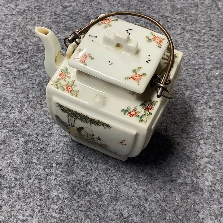 福***照粉彩茶壶，粉彩茶壶