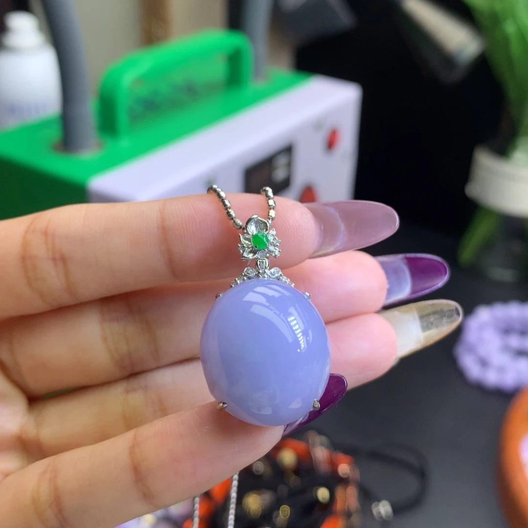 朵***姐翡翠18K金镶嵌颈饰
