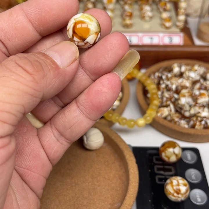 琥珀裸石未镶嵌刘**害418号