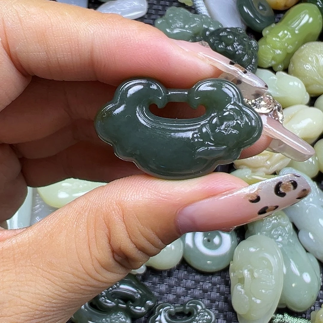 ****～颈饰未镶嵌和田玉