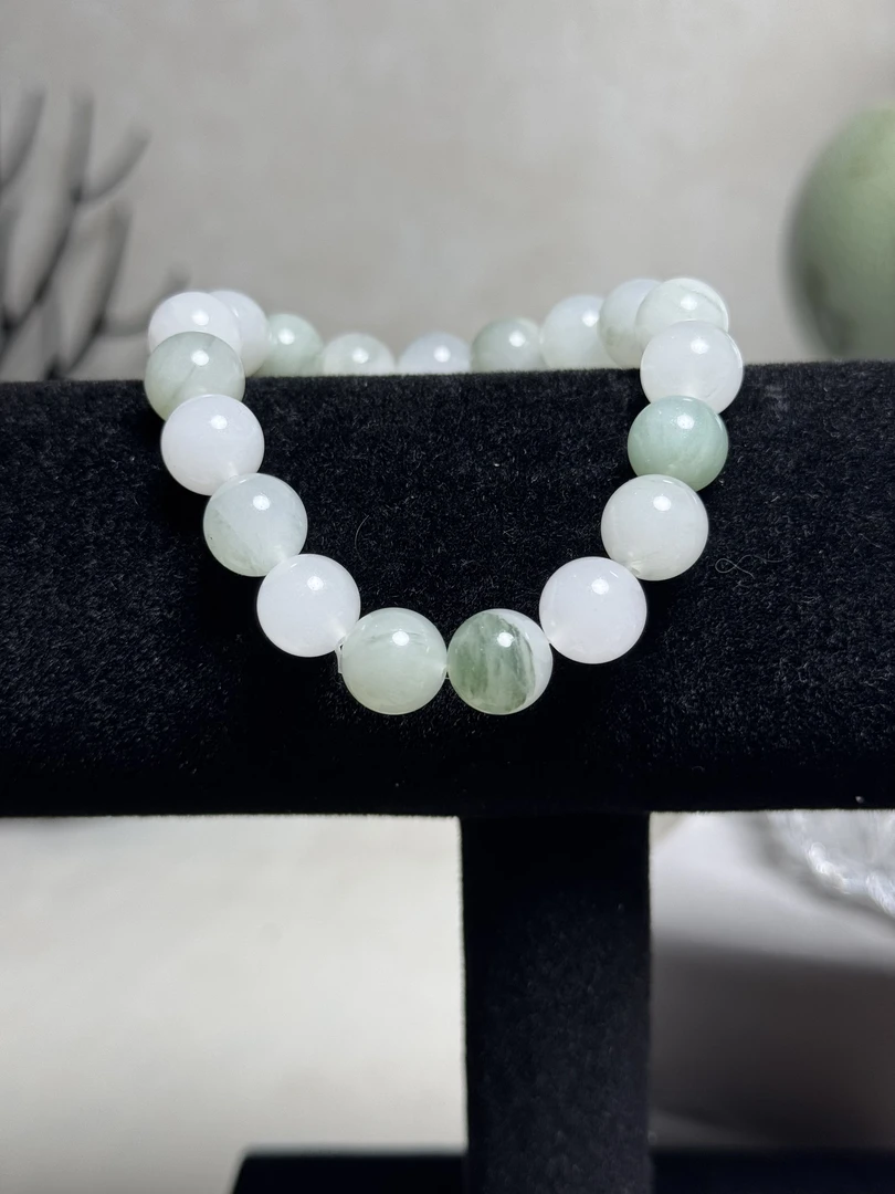 天山翠高透带飘花圆珠10.6mm手链 拍一发一多样性发货