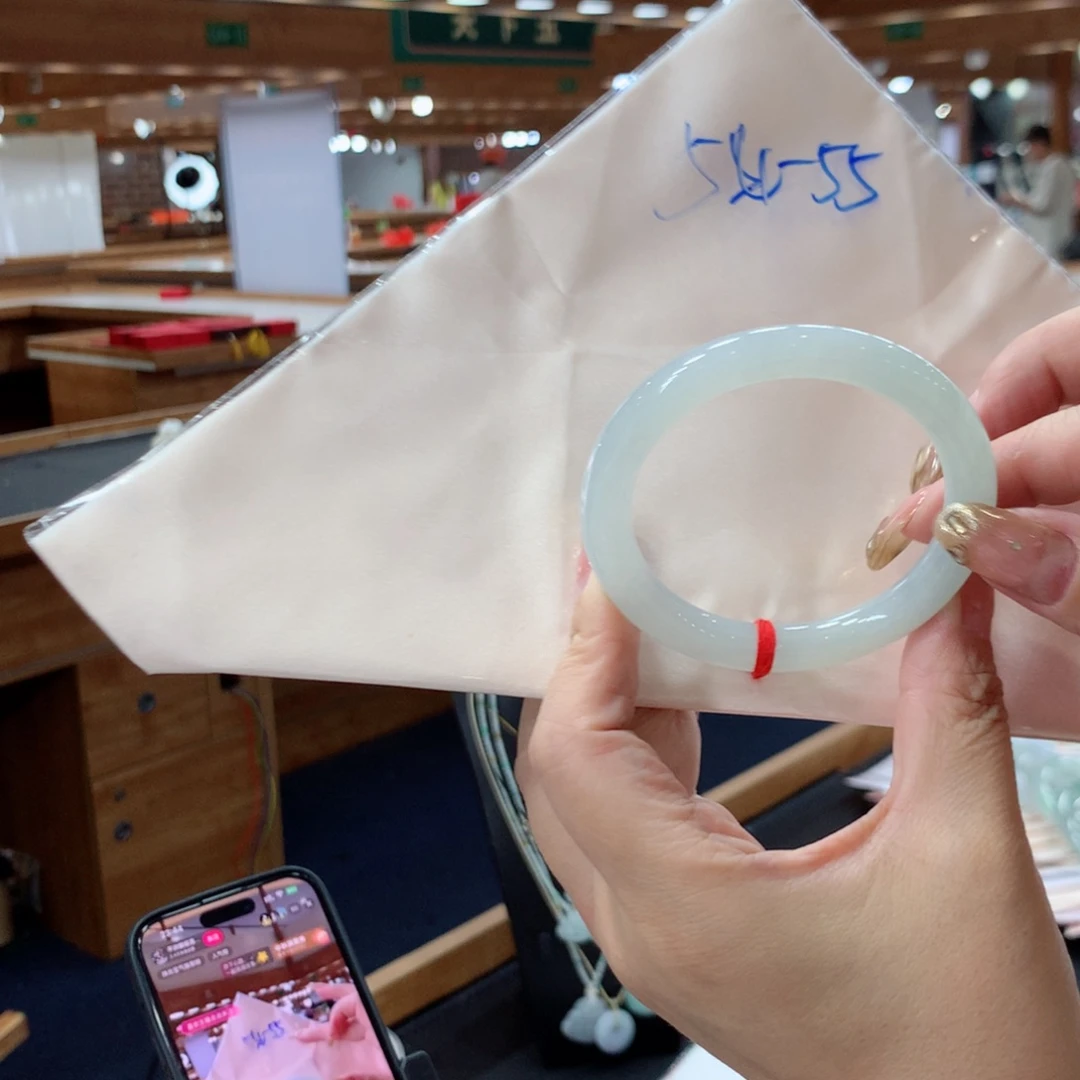 翡翠未镶嵌手镯买断