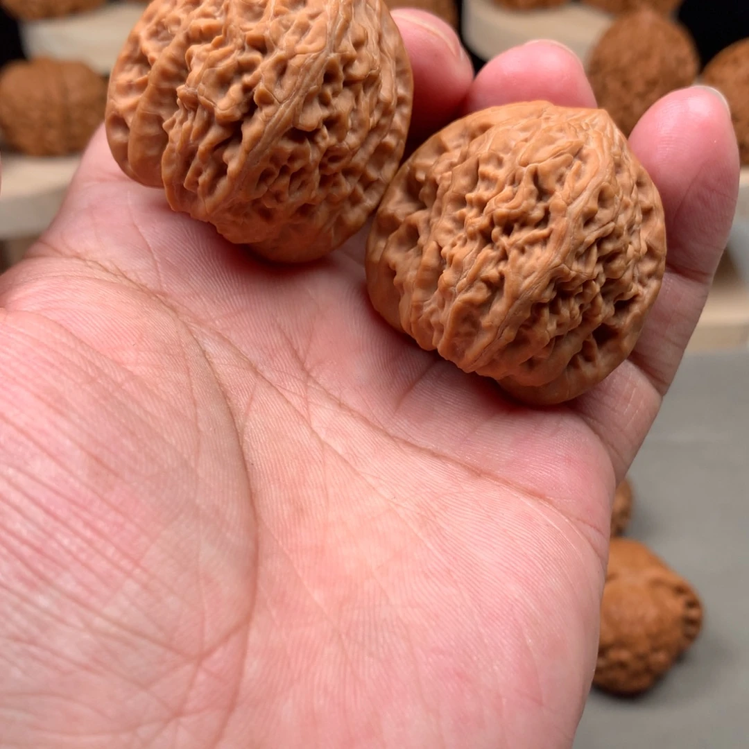 *****吊坠桃核野生火麒麟