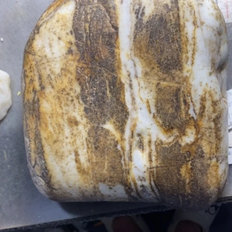 透闪石质玉未镶嵌挂件乾*兴