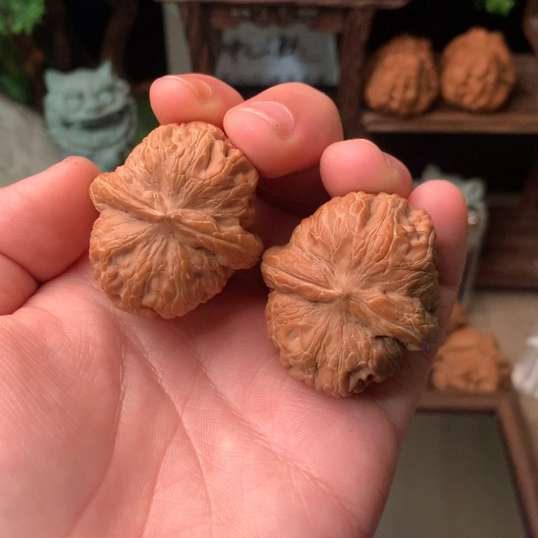 M***d文玩核桃把件41尺寸全品红皮头货元宝