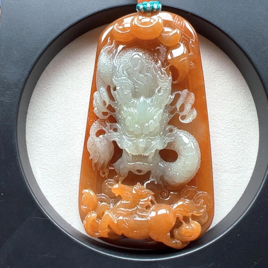 翡翠未镶嵌颈饰龙马