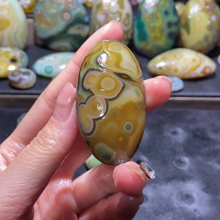 【闪购商品】玛瑙/玉髓珠宝奇石未镶嵌尼****丘