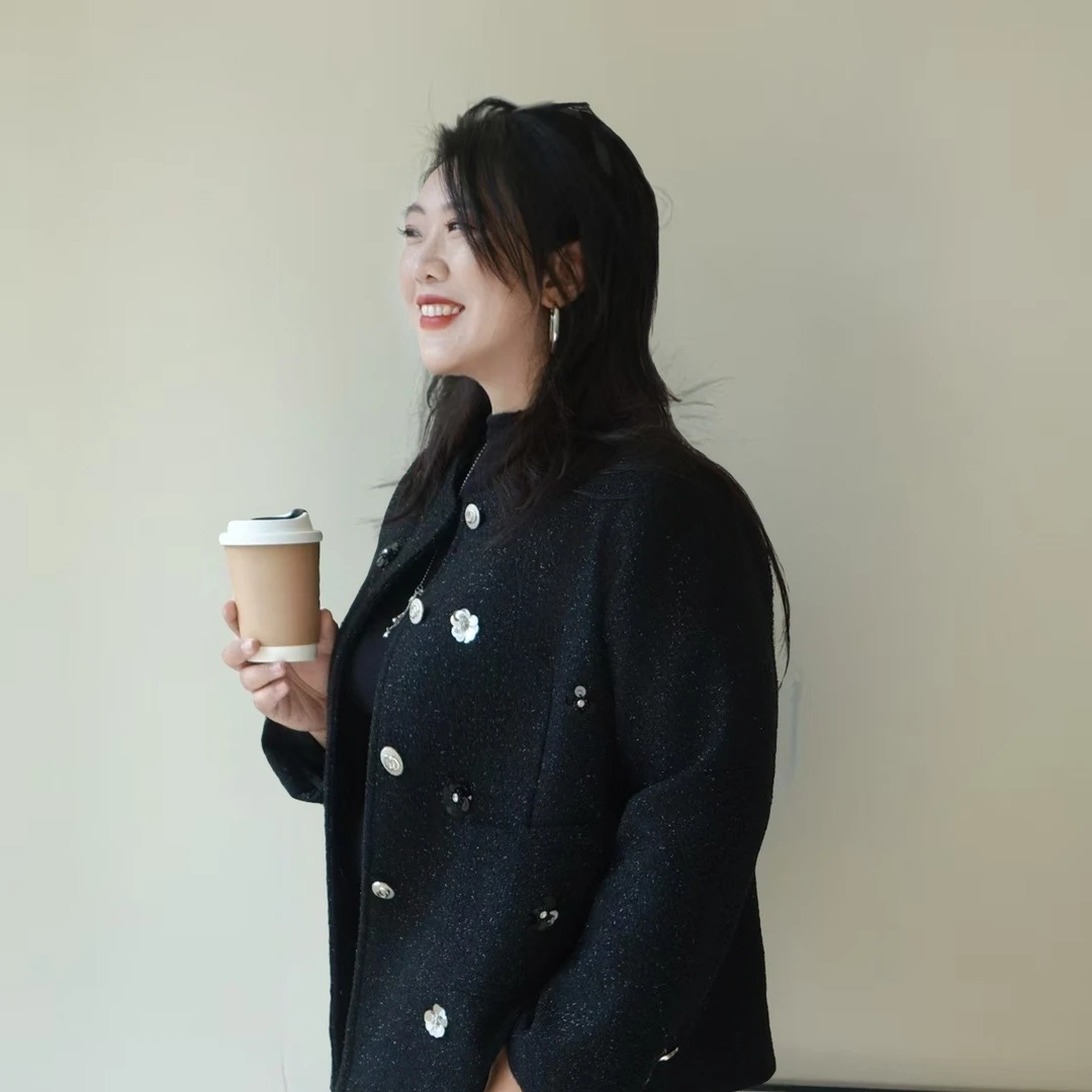 单排扣圆领纯色女保暖系扣短外套小香风粗呢时尚大衣大码女装黑色