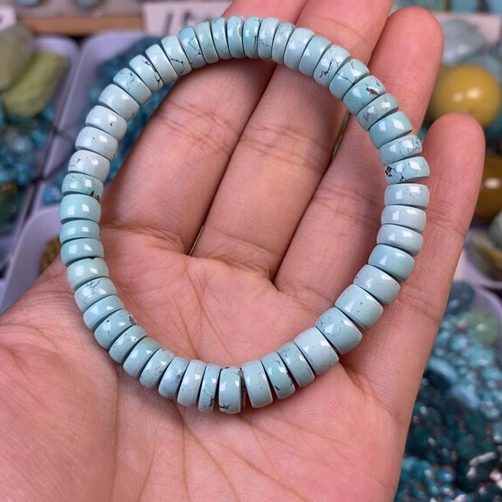 绿松石未镶嵌颈饰