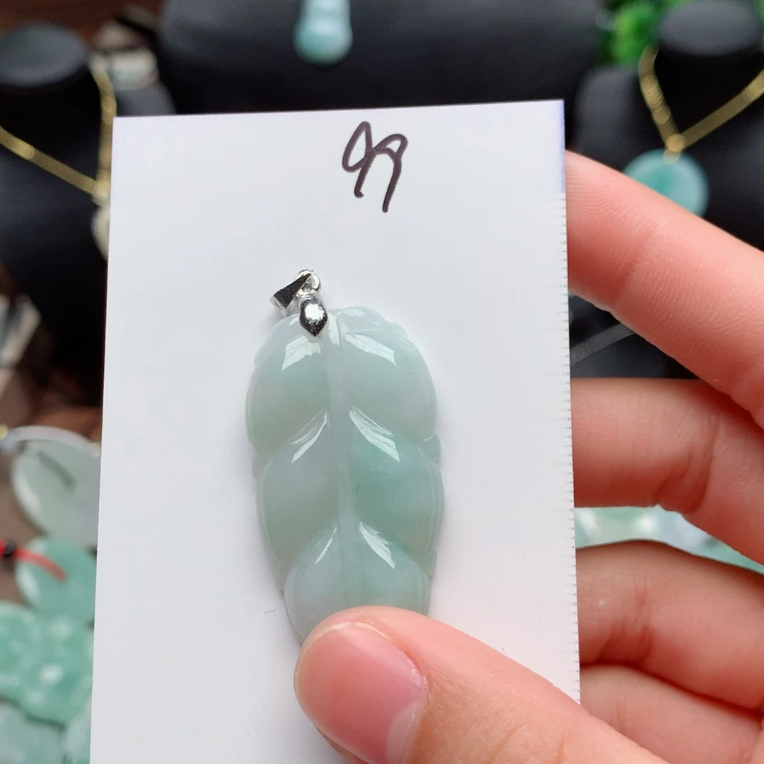 翡翠颈饰合金吊坠