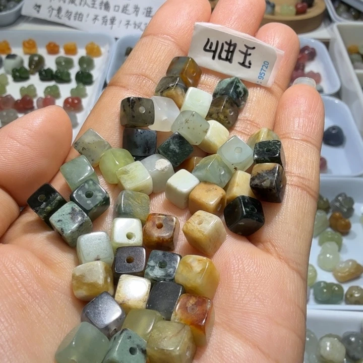 和田玉未镶嵌珠宝奇石