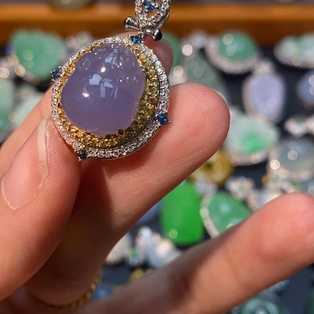 翡翠18K金镶嵌颈饰