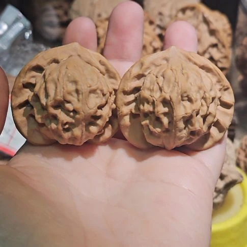 邬***智文玩核桃吊坠42图图