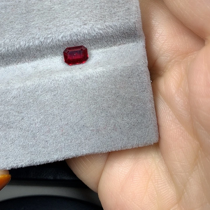 尖晶石裸石红色尖晶石