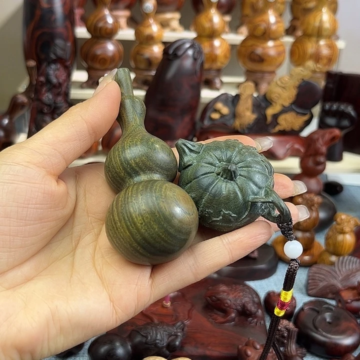 木—****◤绿檀壶葫芦手把件两个