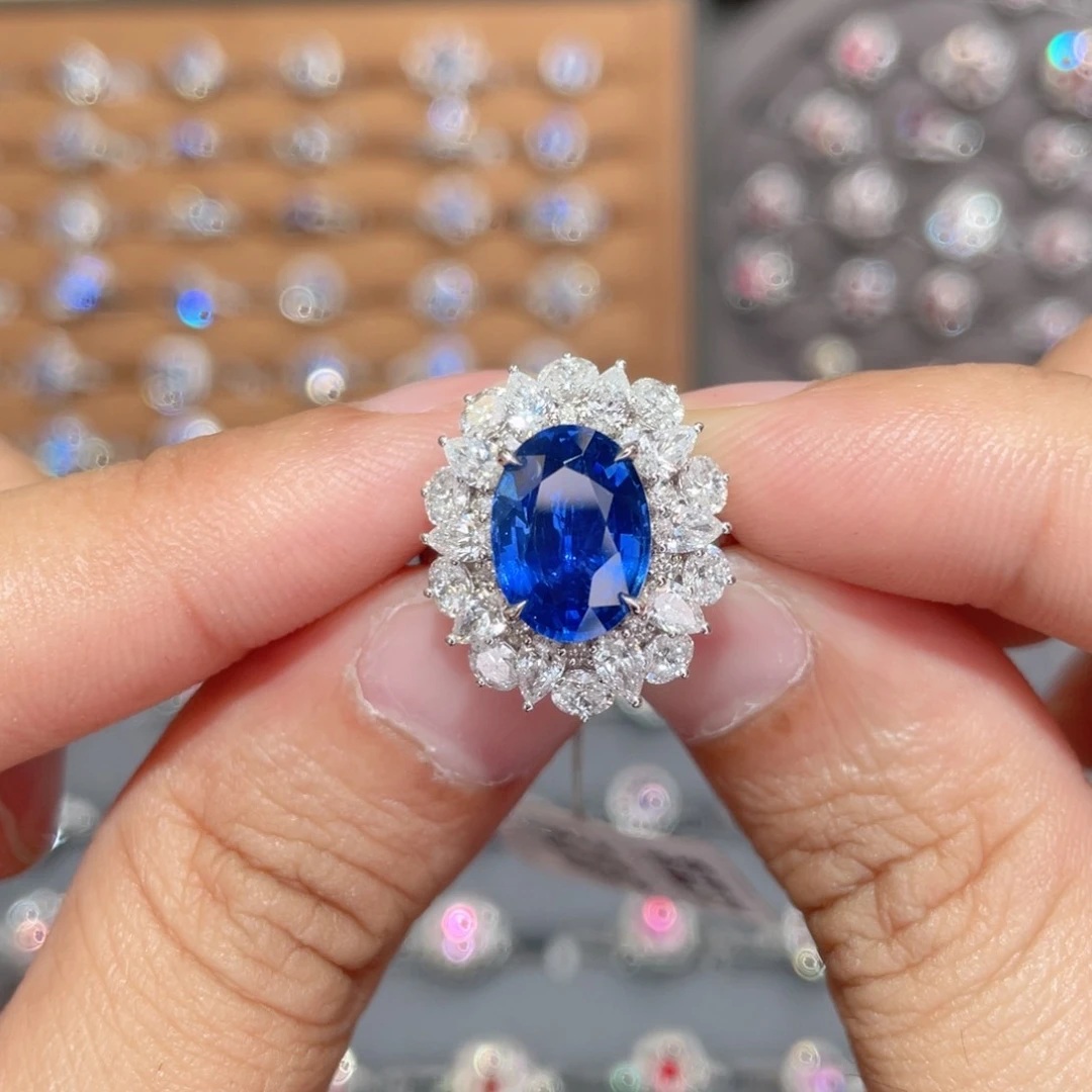 蓝宝石戒指18K金镶嵌4.22ct 皇家蓝