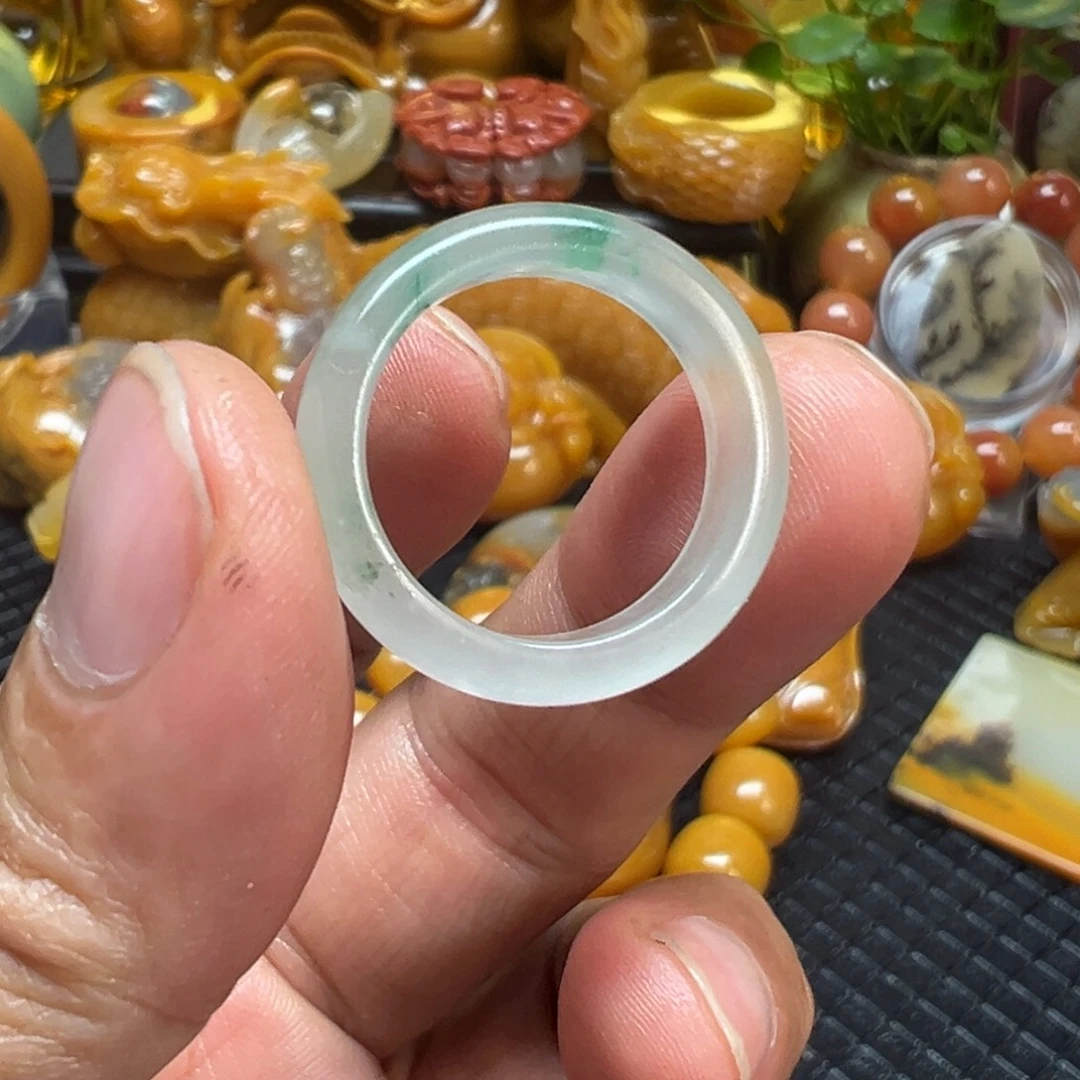 石英质玉未镶嵌颈饰