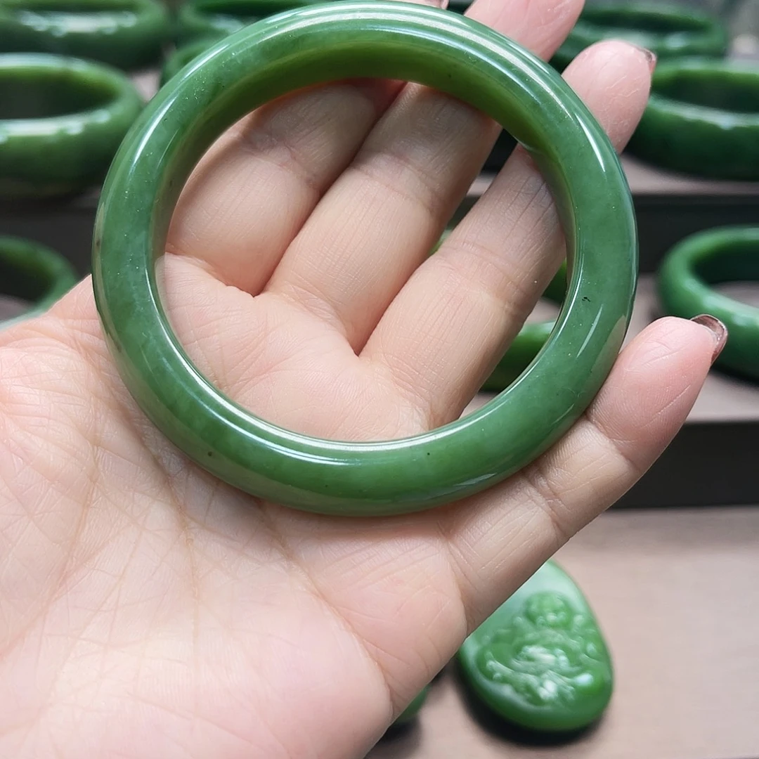 和田玉（碧玉）未镶嵌手镯