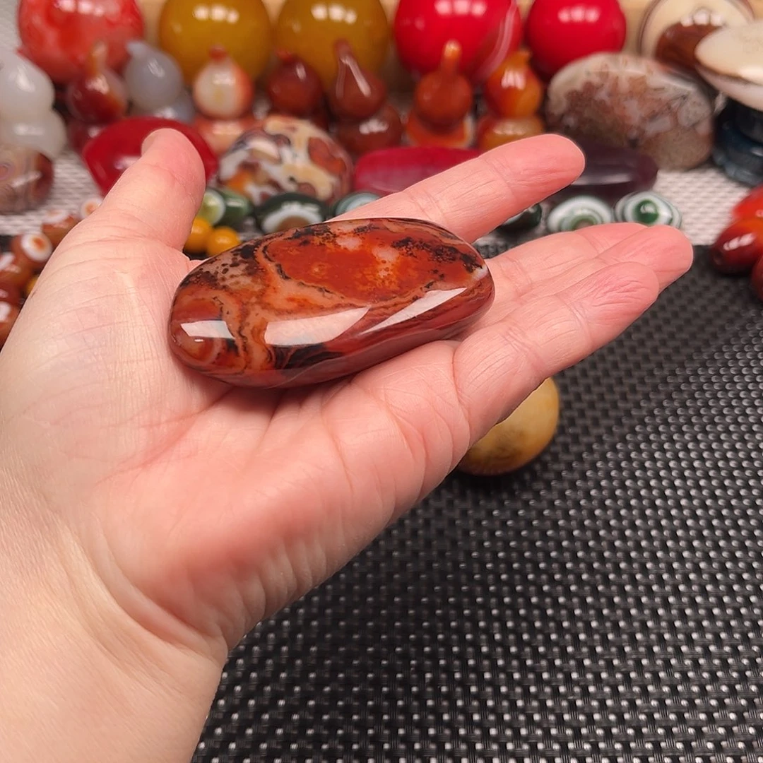 清***月玛瑙/玉髓未镶嵌珠宝奇石