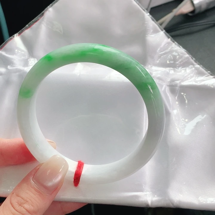 翡翠手镯未镶嵌天然缅甸翡翠手镯01