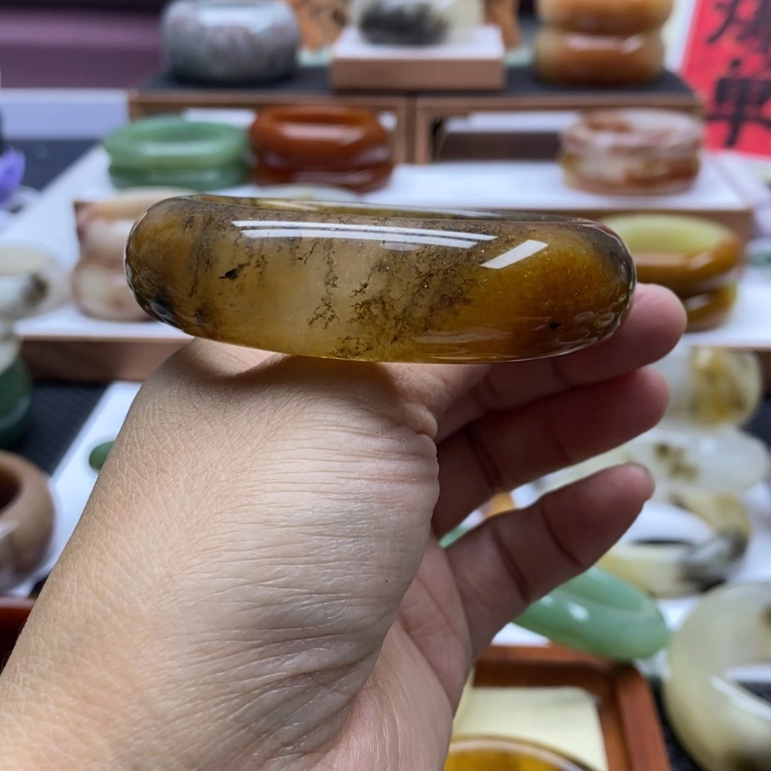 石英质玉手镯未镶嵌宝*