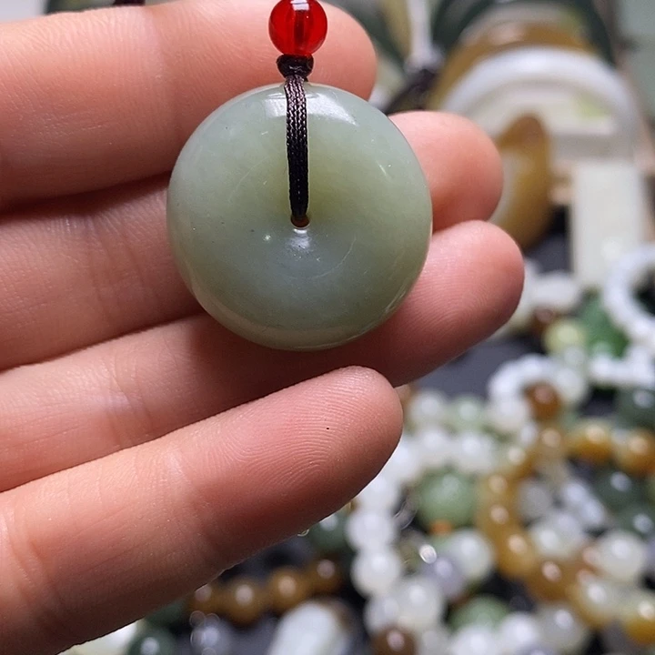 和田玉（糖玉）未镶嵌颈饰