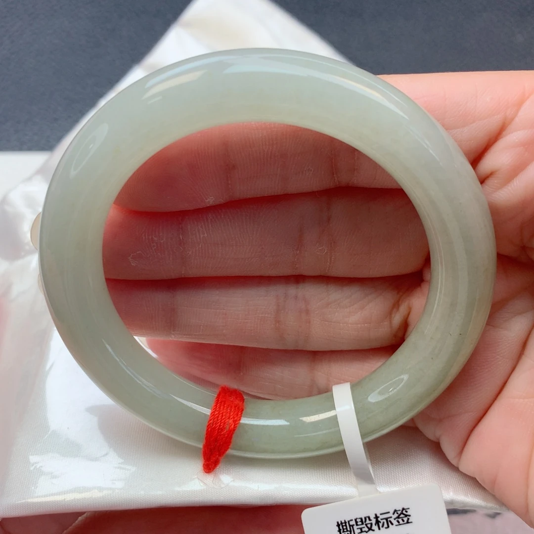 翡翠未镶嵌手镯54胖圆条 茶黄翡无纹裂