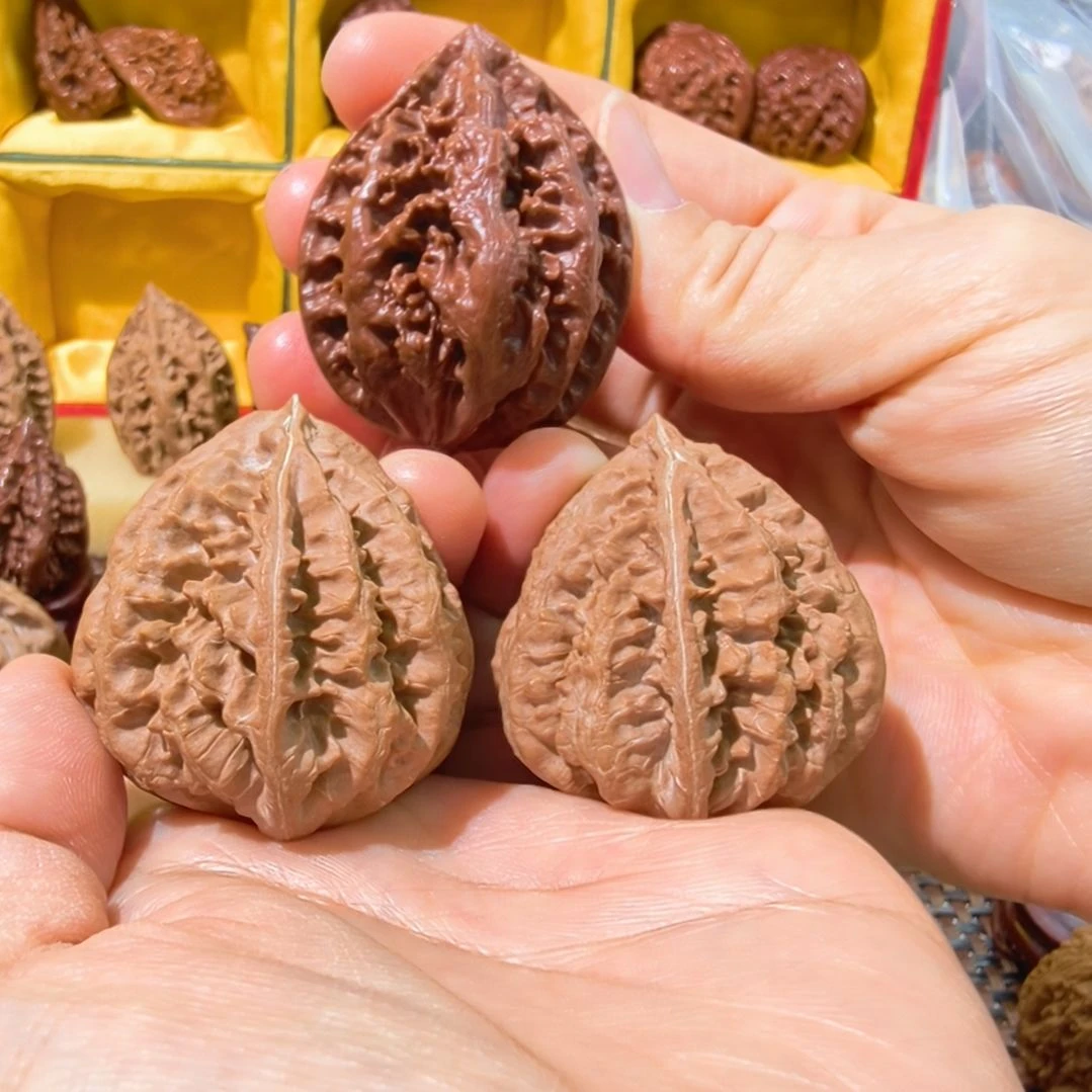 文玩核桃把件东北野生玲珑塔大秋子