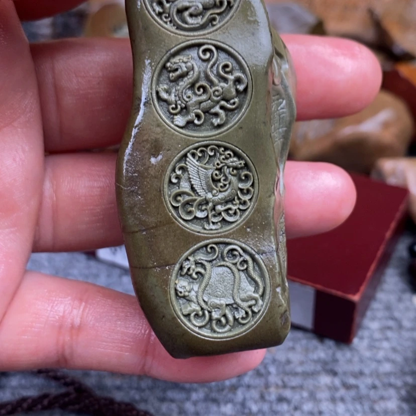 【闪购商品】原石雕刻手把件